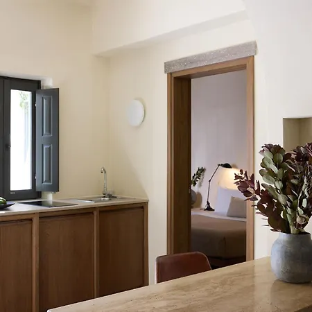 Bellonias 4* Kamári